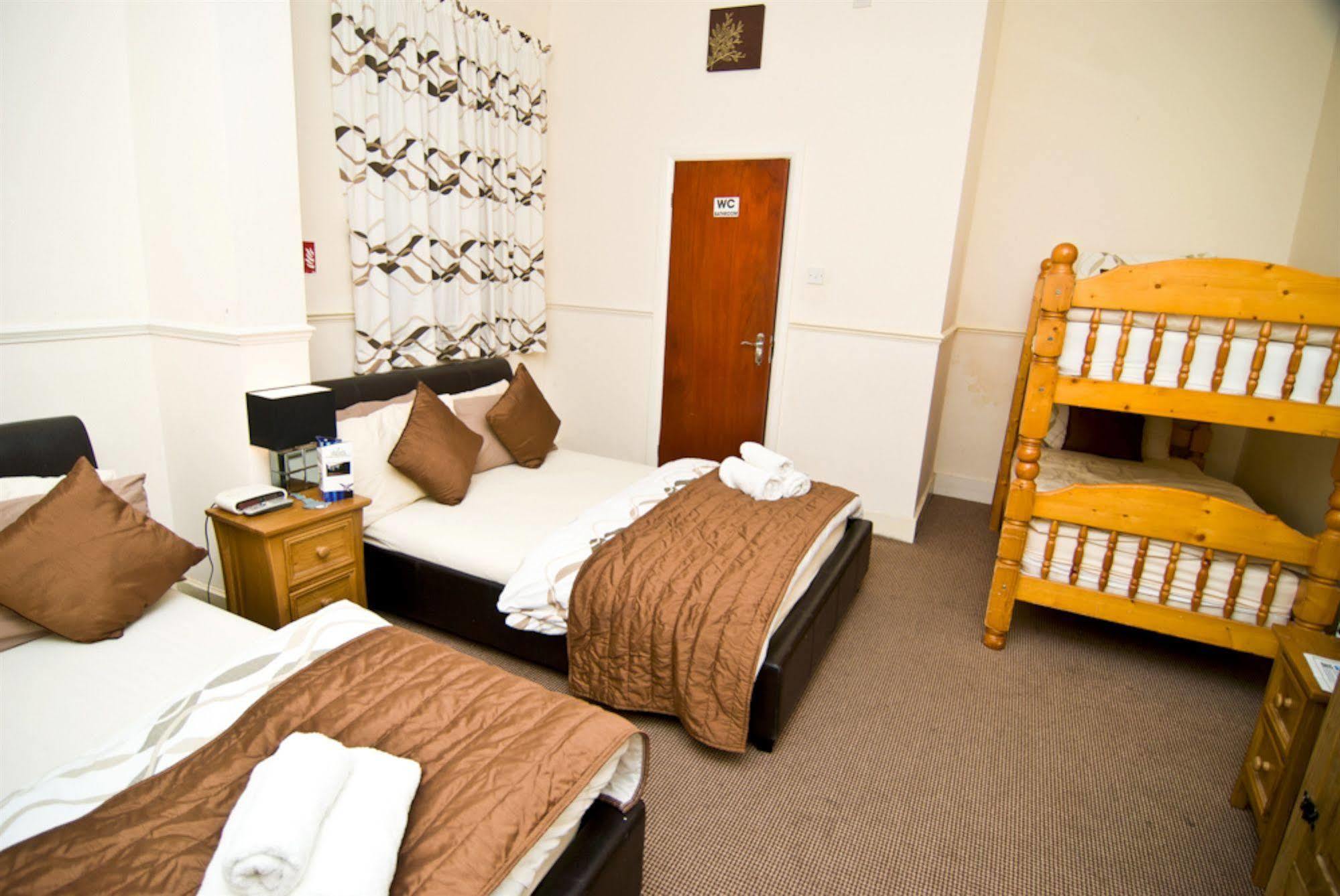 Skylark Guest House هاونسلو المظهر الخارجي الصورة