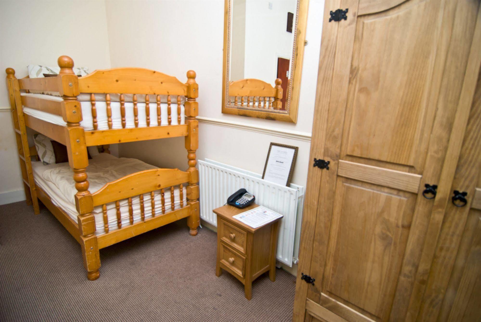 Skylark Guest House هاونسلو المظهر الخارجي الصورة
