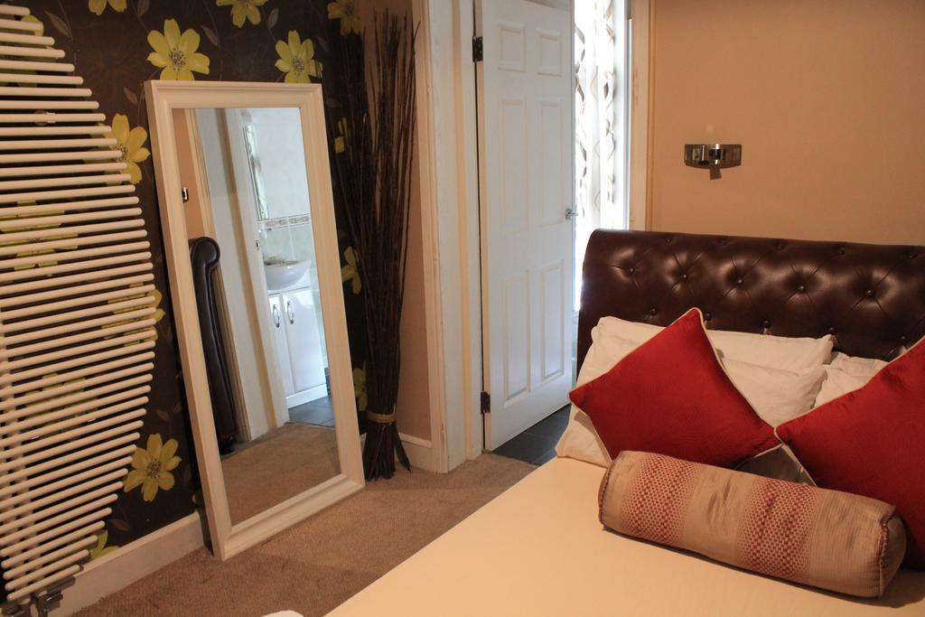 Skylark Guest House هاونسلو الغرفة الصورة